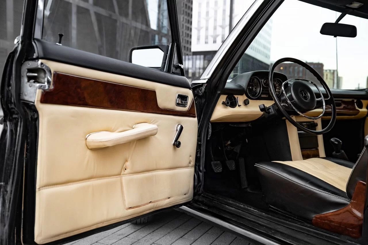 Mercedes-Benz W115 — фото 18